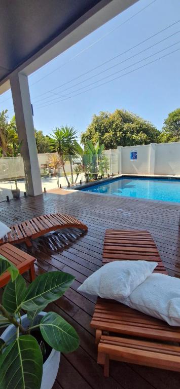 Golden Beachfront Holiday Home - Accommodation Asia 4