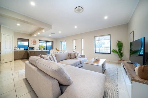 Gone Coastal Grange - Accommodation Asia 2