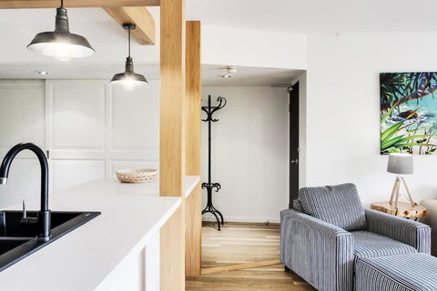 Good Vibrations - Accommodation Asia 1