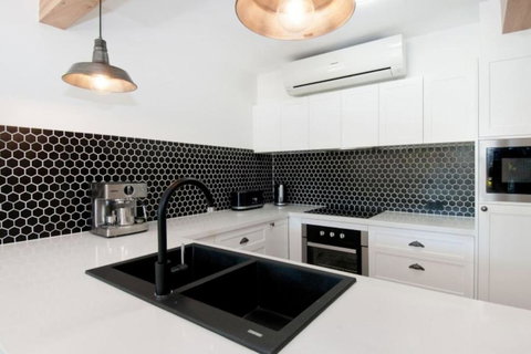 Good Vibrations - Accommodation Asia 2