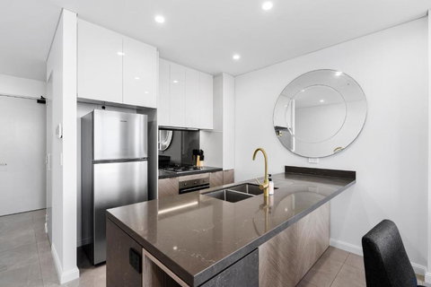 Gorgeous Oceanview 2B2B Beachfront Apartment In Surfers - Accommodation Asia 2