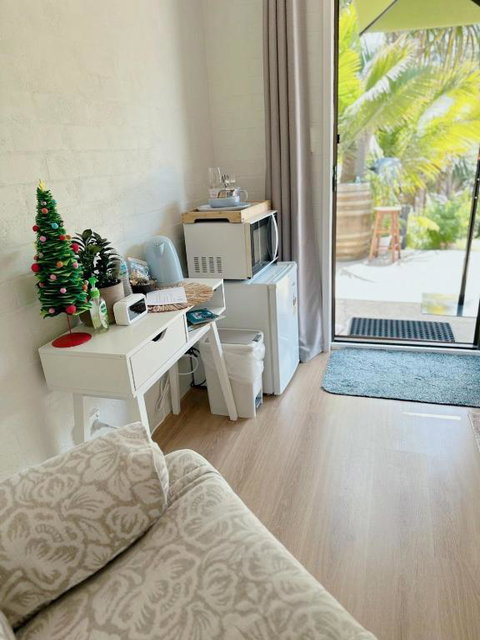 Garden View Single Ensuite Room - Accommodation Asia 4