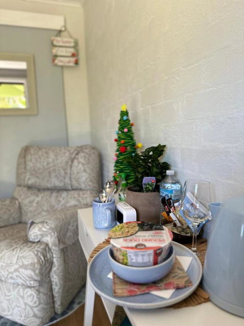 Garden View Single Ensuite Room - Accommodation Asia 2