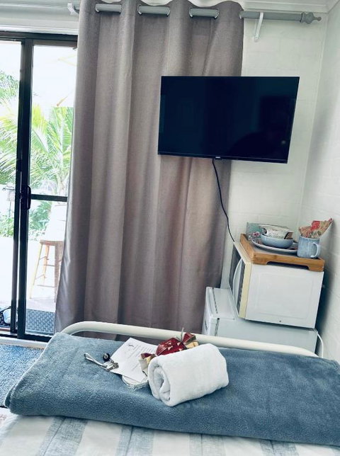 Garden View Single Ensuite Room - Accommodation Asia 3