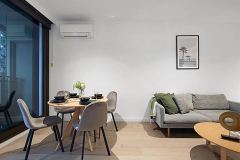 Graceful 2 Bed 2 Bath Apt Near CBD TF704A24 - Accommodation Asia 3