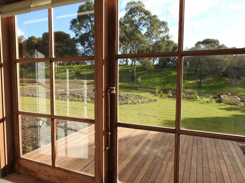 Grape Pickers Cottage - Accommodation Asia 4