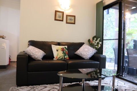 GREEN TREES CHALET Australia Zoo Close By - Accommodation Guide 4