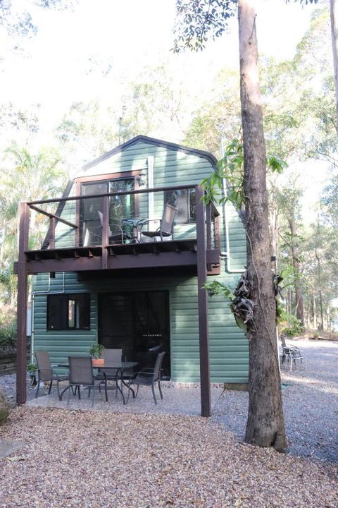 GREEN TREES CHALET Australia Zoo Close By - Accommodation Guide 1