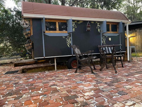 Gypsy Van Tiny House With Unique Outdoor Bathroom, WIFI & Firepit - Accommodation Asia 3