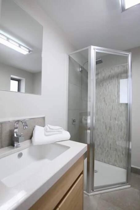 Haven House - River Edge Apartment - Accommodation Asia 3