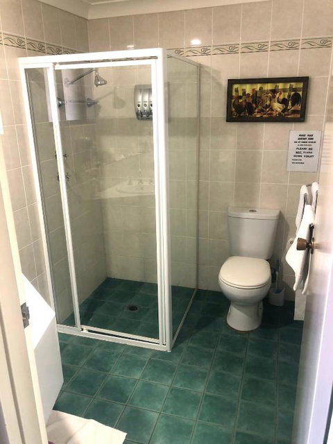 Hilltops Retreat Motor Inn - Accommodation Asia 1