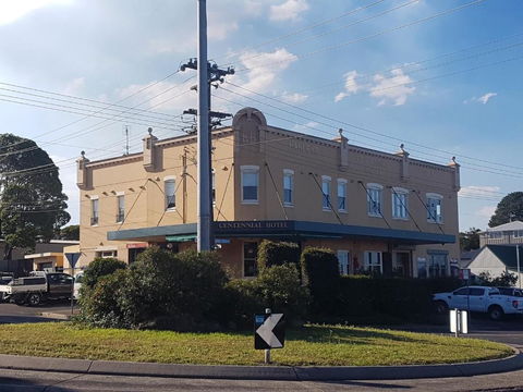 Helensburgh Hotel - Accommodation Guide 0