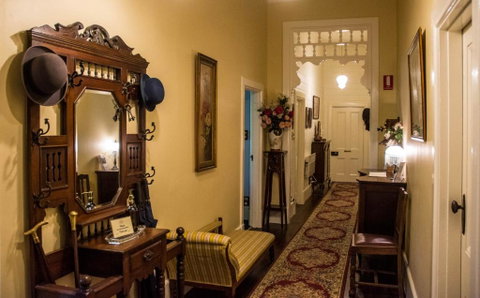 Heytesbury House - Accommodation Guide 3