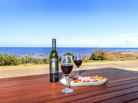 High Tide - Beachfront Pet-friendly - Accommodation Asia 3