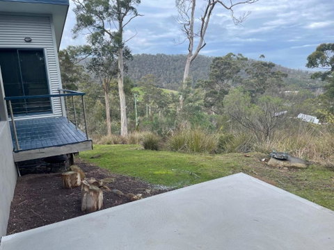 Hill Top Retreat - Accommodation Guide 3