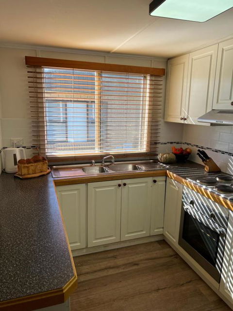 Hillview Farms Town Cottage - Accommodation Asia 1