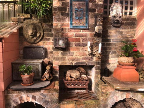 Historic Secluded Garden Cottage - Accommodation Asia 0