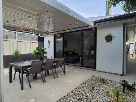 Holiday At The Beach, Spa Bath, King Bed With TV - Accommodation Asia 0