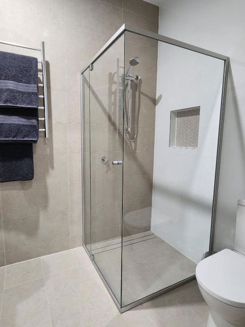 Holiday At The Beach, Spa Bath, King Bed With TV - Accommodation Asia 2