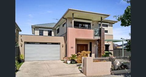 Home & Theatre, Golf, Highpoint - Accommodation Asia 0