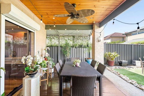 Home & Theatre, Golf, Highpoint - Accommodation Asia 2