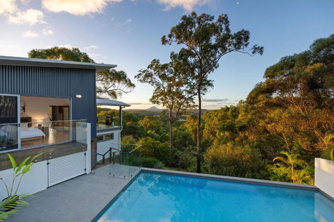Hinterland Dreamers Poolside Retreat - Accommodation Asia 2