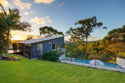 Hinterland Dreamers Poolside Retreat - Accommodation Asia 3