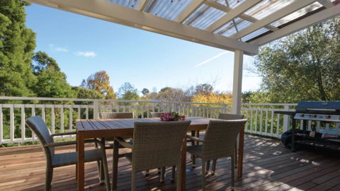 Houlet House - Central Daylesford - Pets Welcome - Accommodation Guide 1