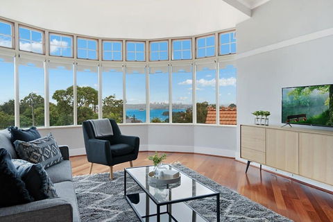 Huge Harbour View Apartment In Historic Home - Accommodation Asia 0