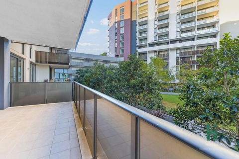 Hurstville Pearl 2 Bedroom Apt - Accommodation Guide 3