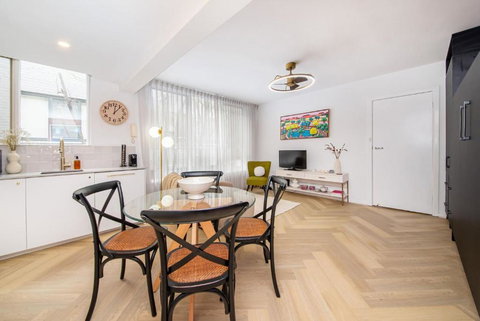 Iconic Byron In Elwood - Accommodation Guide 3