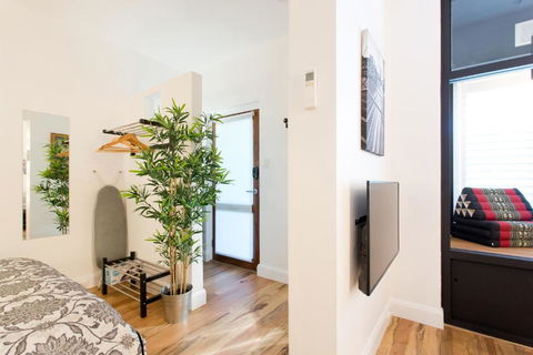 Industrial Central Apartment - Shop 8 - Accommodation Asia 3