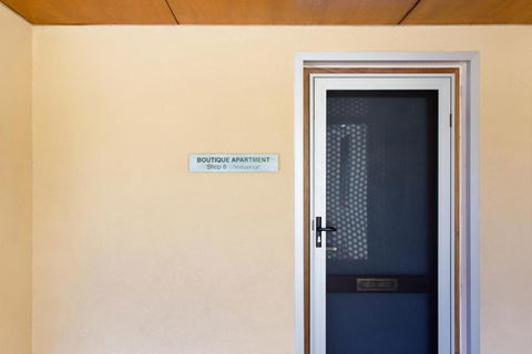 Industrial Central Apartment - Shop 8 - Accommodation Asia 1