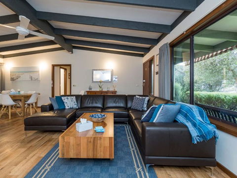 Inlet Dreaming - Accommodation Asia 2