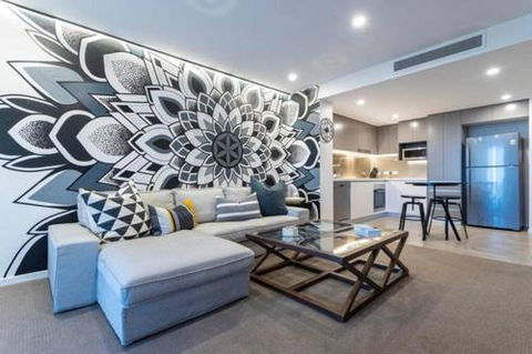 Inner City 1 Bedroom Apartment With Rooftop Pool And Parking - Serain Residences - Accommodation Asia 1