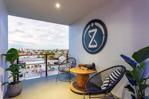 Inner City 1 Bedroom Apartment With Rooftop Pool And Parking - Serain Residences - Accommodation Asia 3