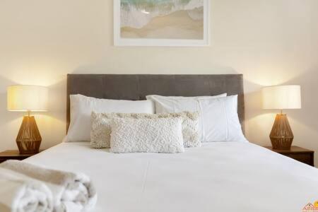 Inner City Cairns Vacation Unit - Accommodation Asia 1