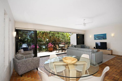 Inviting Balcony, Tranquility By The Beach - Accommodation Guide 0