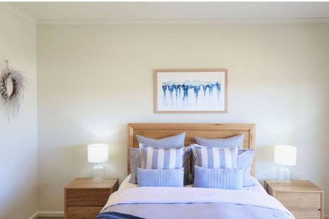 Iona Blue 3 Bedroom Townhouse 200m To Restaurants & Shops - Accommodation Guide 0