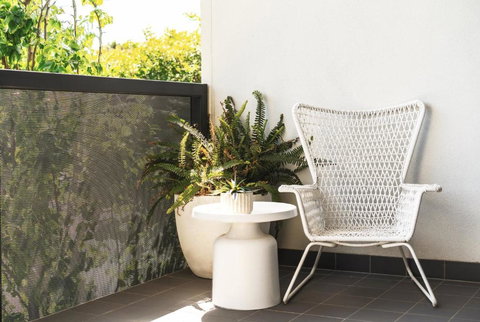 Interior-Designed Art Haven Between City & Beach - Accommodation Guide 1