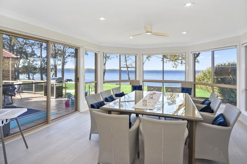 Adrift Retreat - St Georges Basin Waterfront Home - Accommodation Asia 2