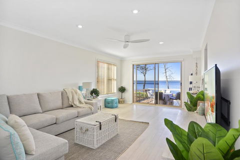 Adrift Retreat - St Georges Basin Waterfront Home - Accommodation Asia 1