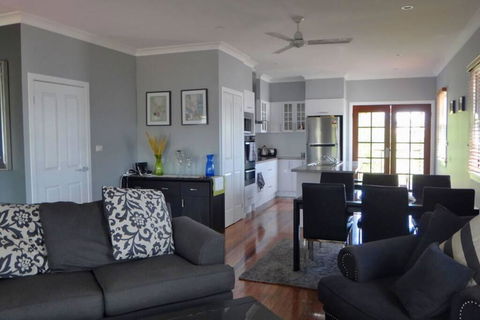 Aerwyn Brae - Accommodation Asia 1