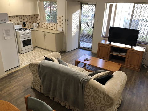 Affordable Comfortable Inglewood Apartment+Pool - Accommodation Asia 3