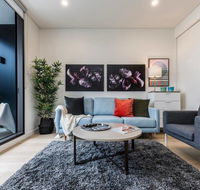 Air Conditioned One Bedroom with Pool Close To CBD - Accommodation Asia