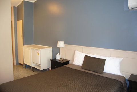 Airlie House Motor Inn - Accommodation Asia 3