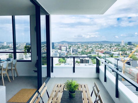 AirTrip Apartments On Merivale Street - Accommodation Asia 2