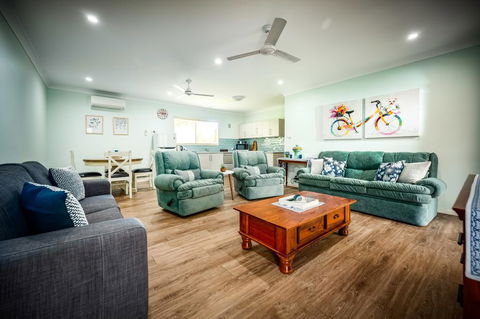 Alarks Nest Bed And Breakfast - Accommodation Asia 0