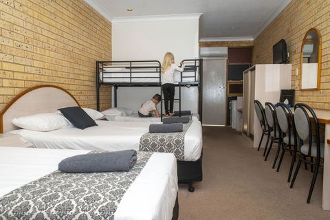 Albert Park Motor Inn - Accommodation Asia 1