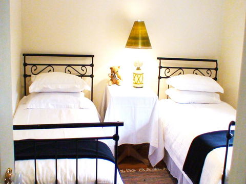 Albury Cottages - Accommodation Asia 1